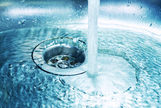 Fluorid im Trinkwasser: Zahnschutz oder Risiko?